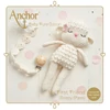 Háčkovacia sada, figúrka Anchor Baby Pure Cotton Amigurumi - Ospalé jahniatko a retiazka na cumlík