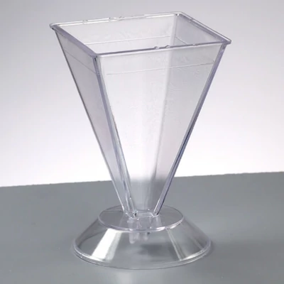 Forma na odlievanie sviečok - pyramída, 10,5x6,7x6,7 cm