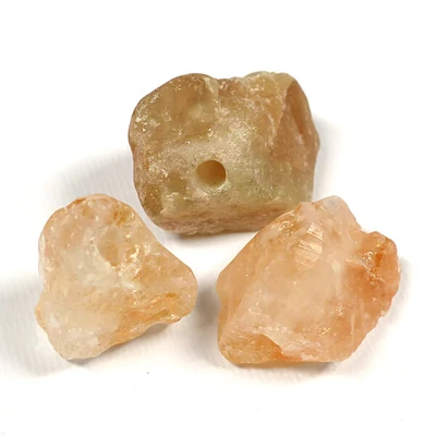 Minerálne koráliky, prírodný tvar - topaz, 20-25 mm, 3 ks