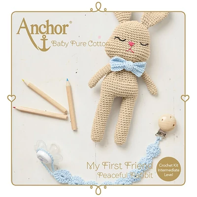 Háčkovacia sada, figúrka Anchor Baby Pure Cotton Amigurumi - Pokojný zajačik a retiazka na cumlík