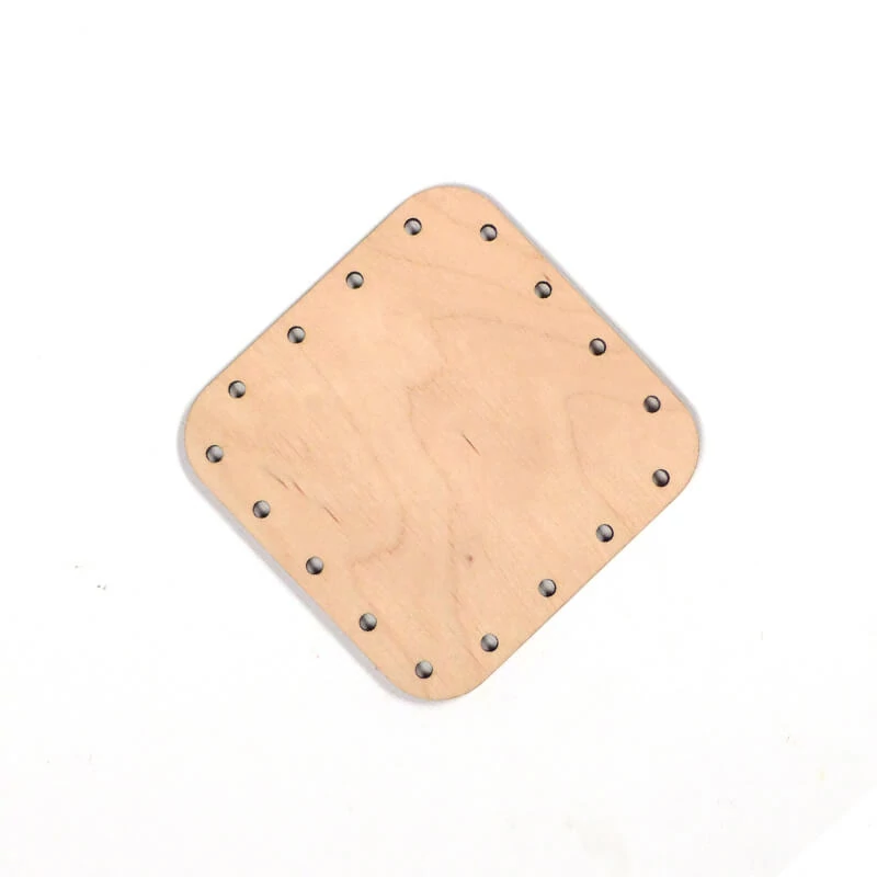 Základ pre tkanie košíkov, štvorcový - 9x9 cm, veľkosť otvorov 2,5 mm
