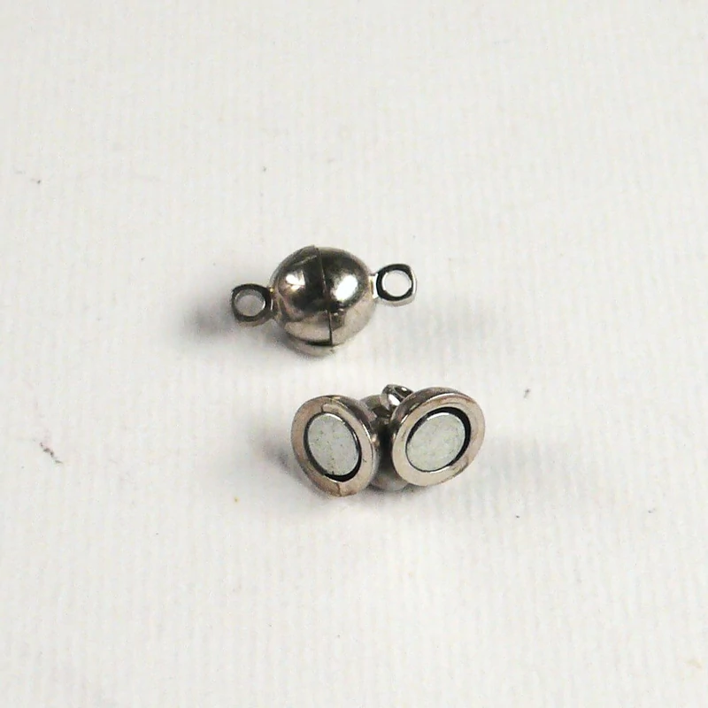 Magnetický klip, guľa, 6 mm - ródiový, 2 ks
