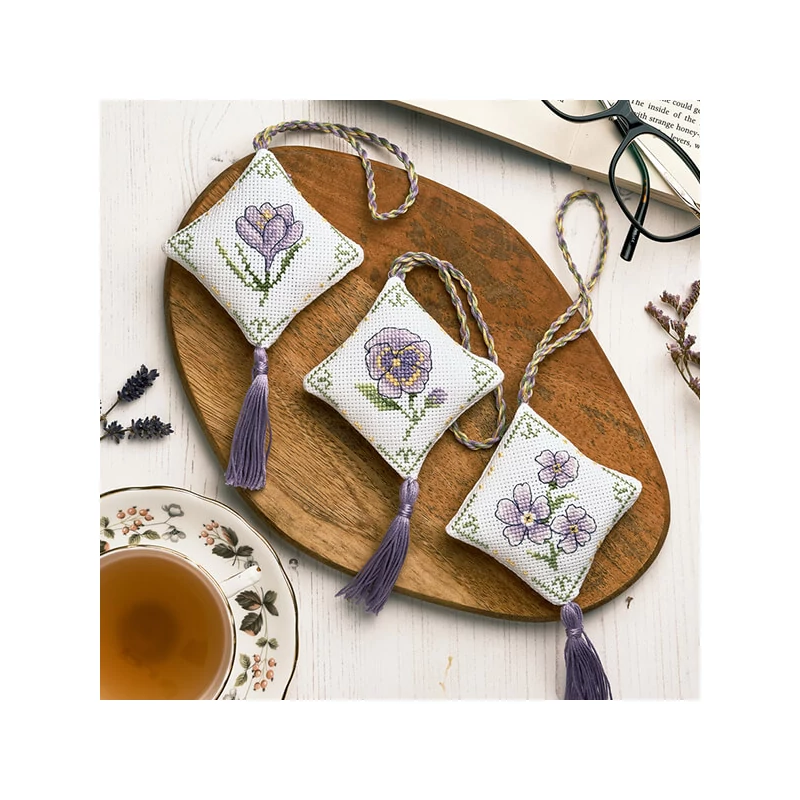 Sada na vyšívanie krížikom, Anchor Spring Decorations - Jarné kvety, fialová