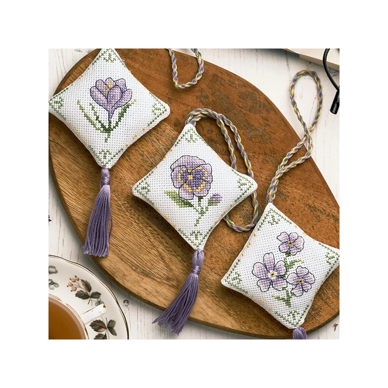 Sada na vyšívanie krížikom, Anchor Spring Decorations - Jarné kvety, fialová