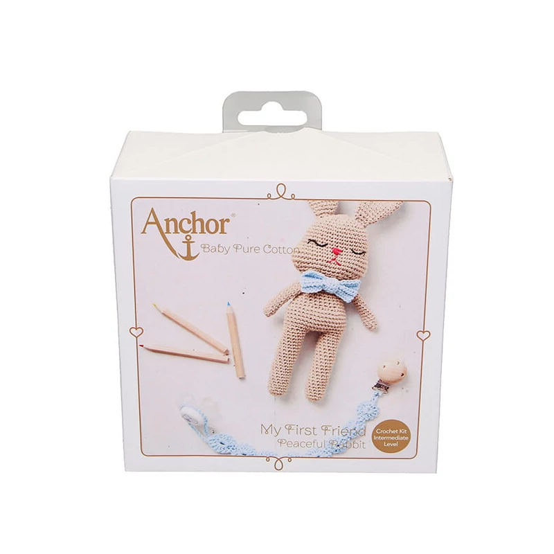 Háčkovacia sada, figúrka Anchor Baby Pure Cotton Amigurumi - Pokojný zajačik a retiazka na cumlík
