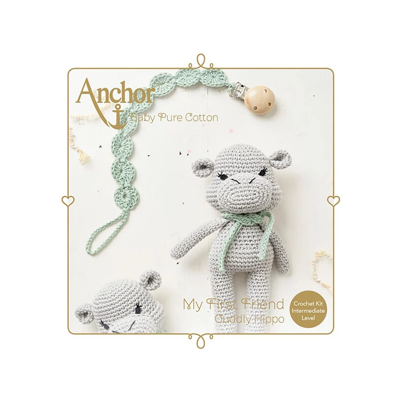 Háčkovacia sada, figúrka Anchor Baby Pure Cotton Amigurumi - Prítulný hr°Ch a retiazka na cumlík