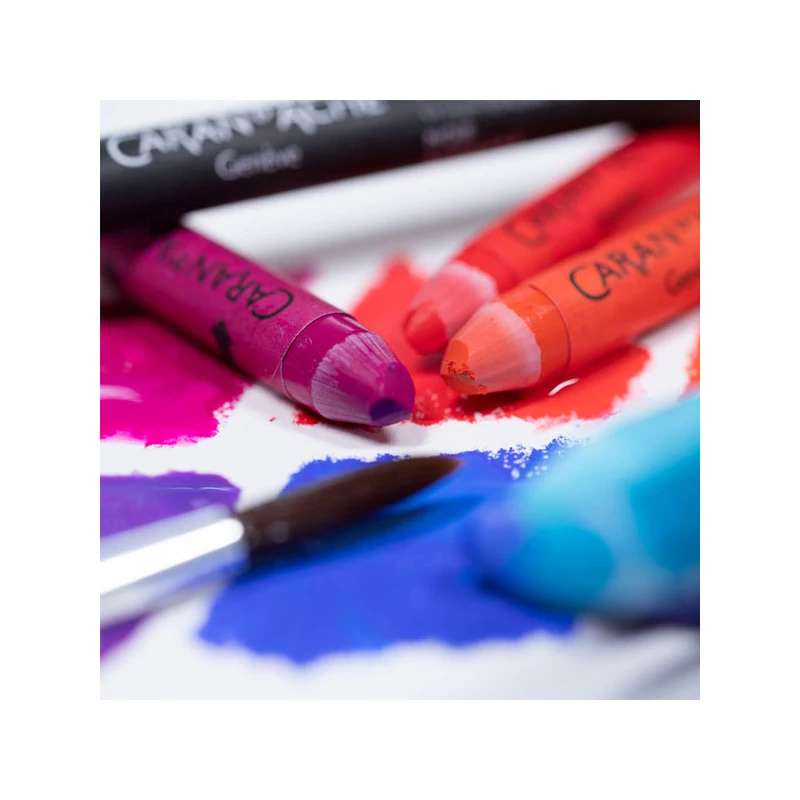 Sada akvarelových kried Caran d'Ache Classic Neocolor II, v elegantnej drevenej krabičke - 84 ks