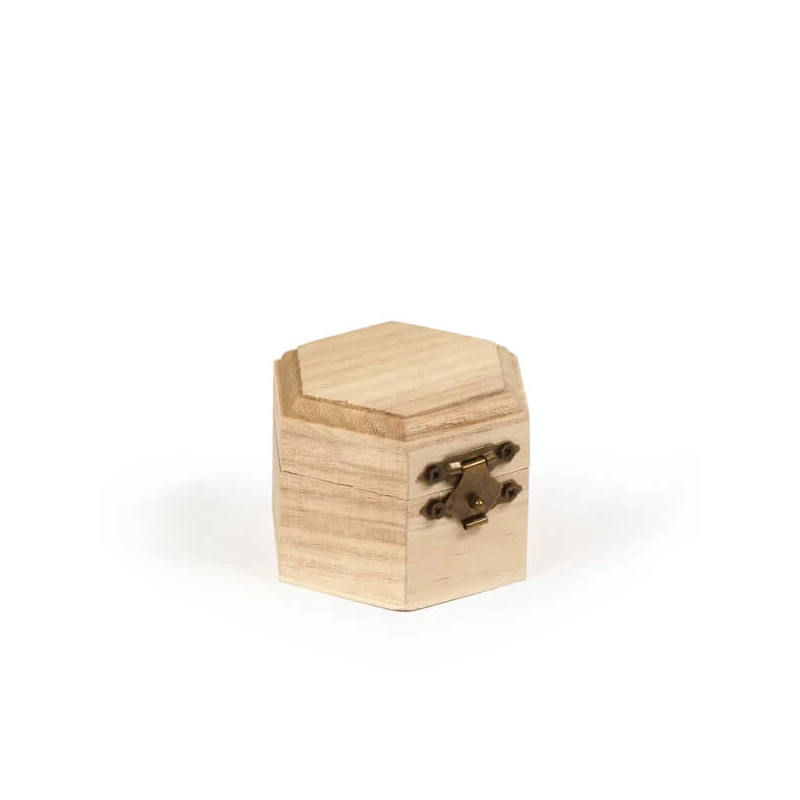 Drevená mini krabička - šesťhranná, zdobená, 7x5 cm